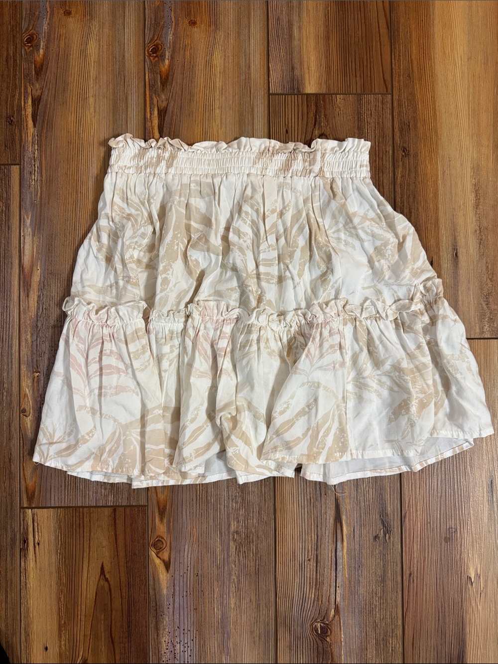 Flowy skirt elastic waist size M